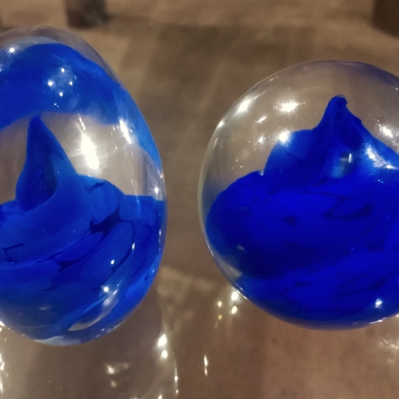 Titan Art Glass Blue Rose Paper weight. - Picture 1 of 6